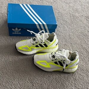 Adidas Kids Sneakers in White and Neon Yellow